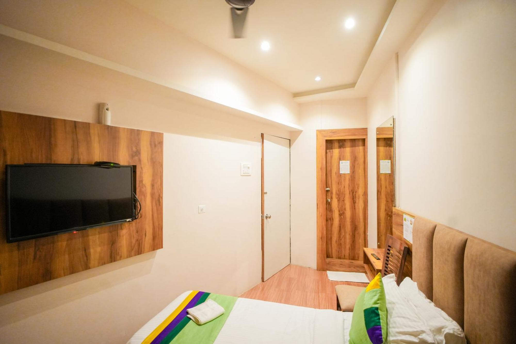 Hotel Skylink Hospitality Mahalaxmi Mumbai Bagian luar foto