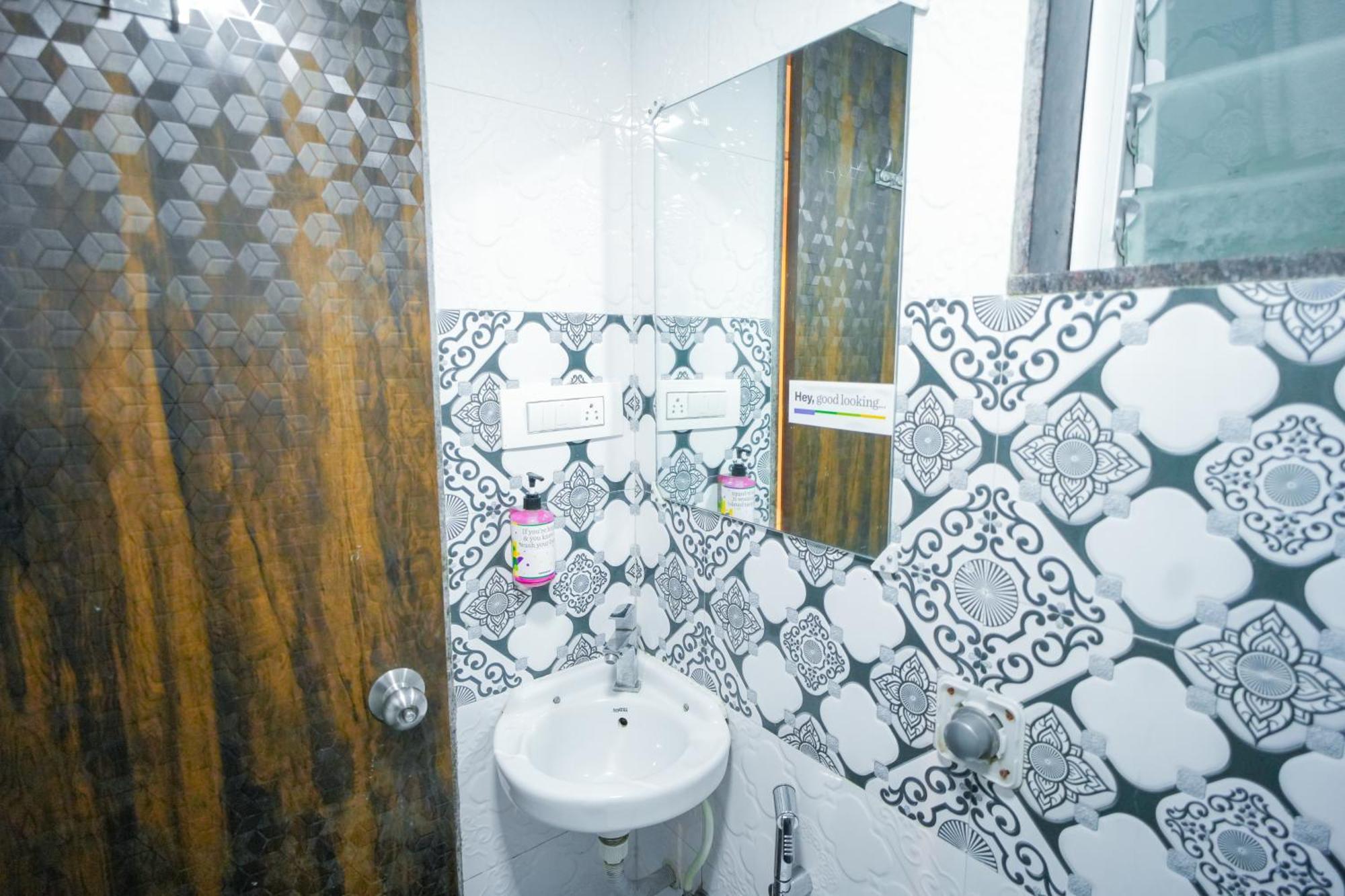 Hotel Skylink Hospitality Mahalaxmi Mumbai Bagian luar foto