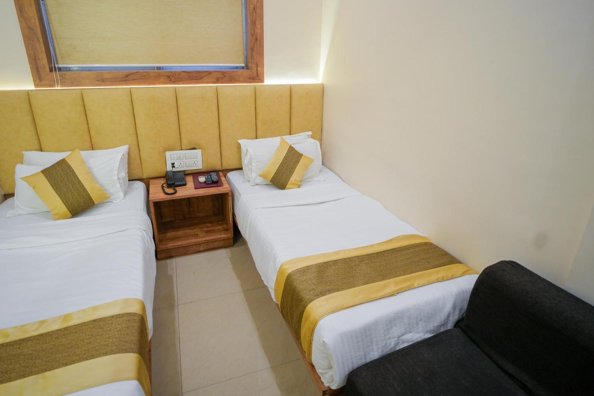 Hotel Skylink Hospitality Mahalaxmi Mumbai Bagian luar foto