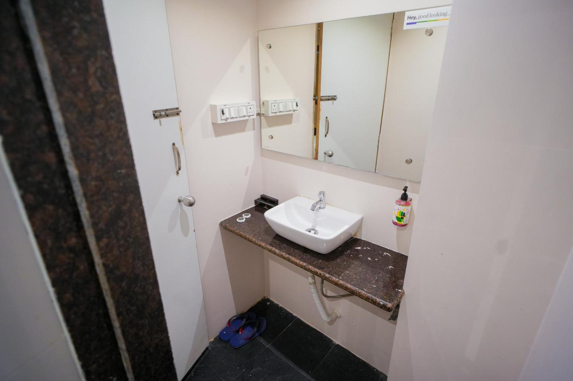 Hotel Skylink Hospitality Mahalaxmi Mumbai Bagian luar foto