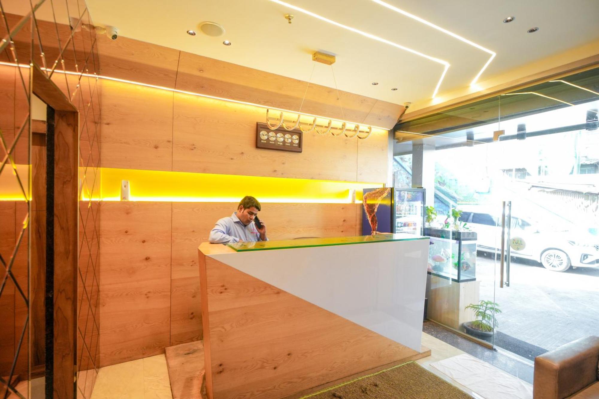 Hotel Skylink Hospitality Mahalaxmi Mumbai Bagian luar foto