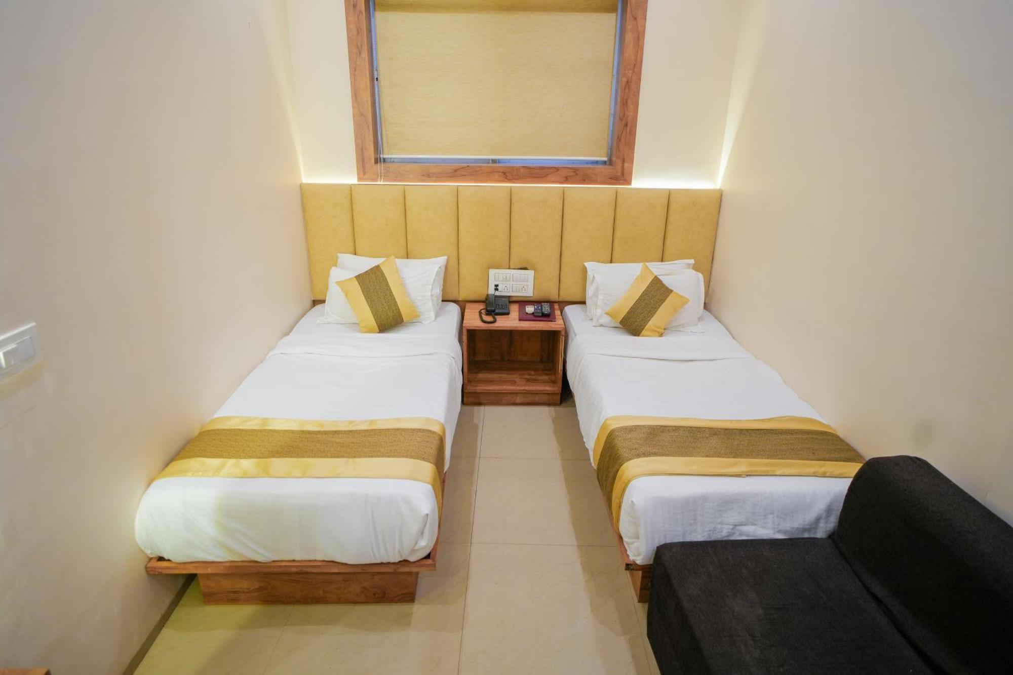 Hotel Skylink Hospitality Mahalaxmi Mumbai Bagian luar foto