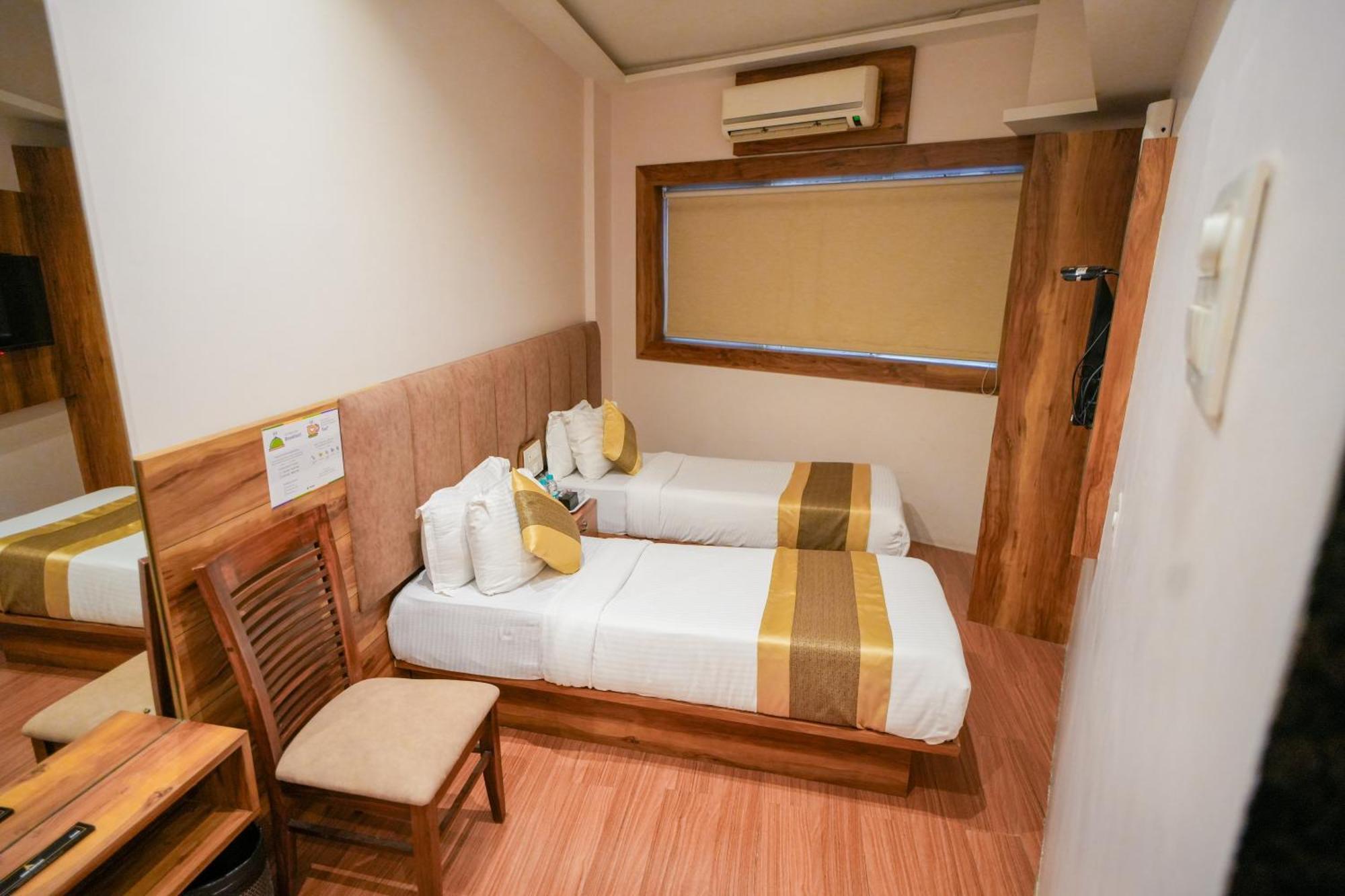 Hotel Skylink Hospitality Mahalaxmi Mumbai Bagian luar foto