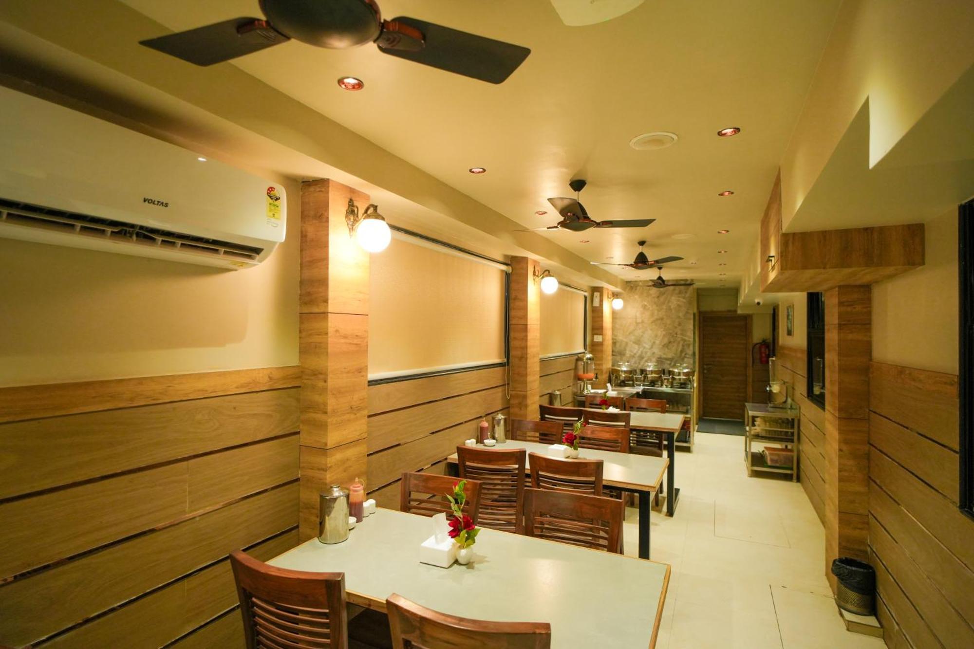 Hotel Skylink Hospitality Mahalaxmi Mumbai Bagian luar foto