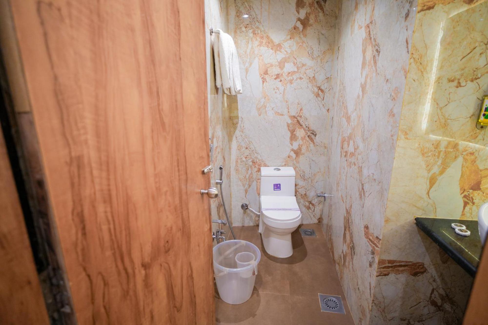 Hotel Skylink Hospitality Mahalaxmi Mumbai Bagian luar foto