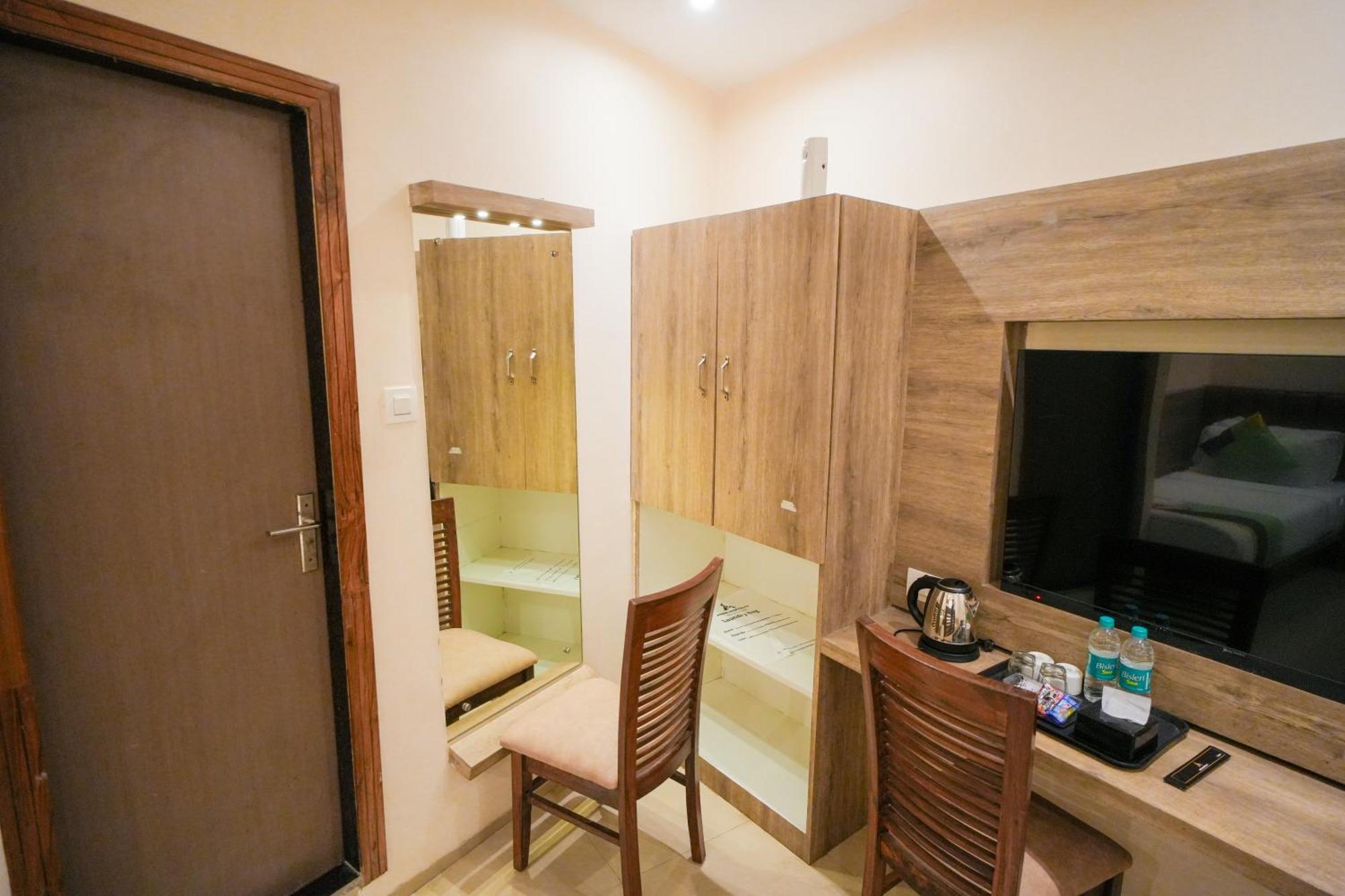 Hotel Skylink Hospitality Mahalaxmi Mumbai Bagian luar foto
