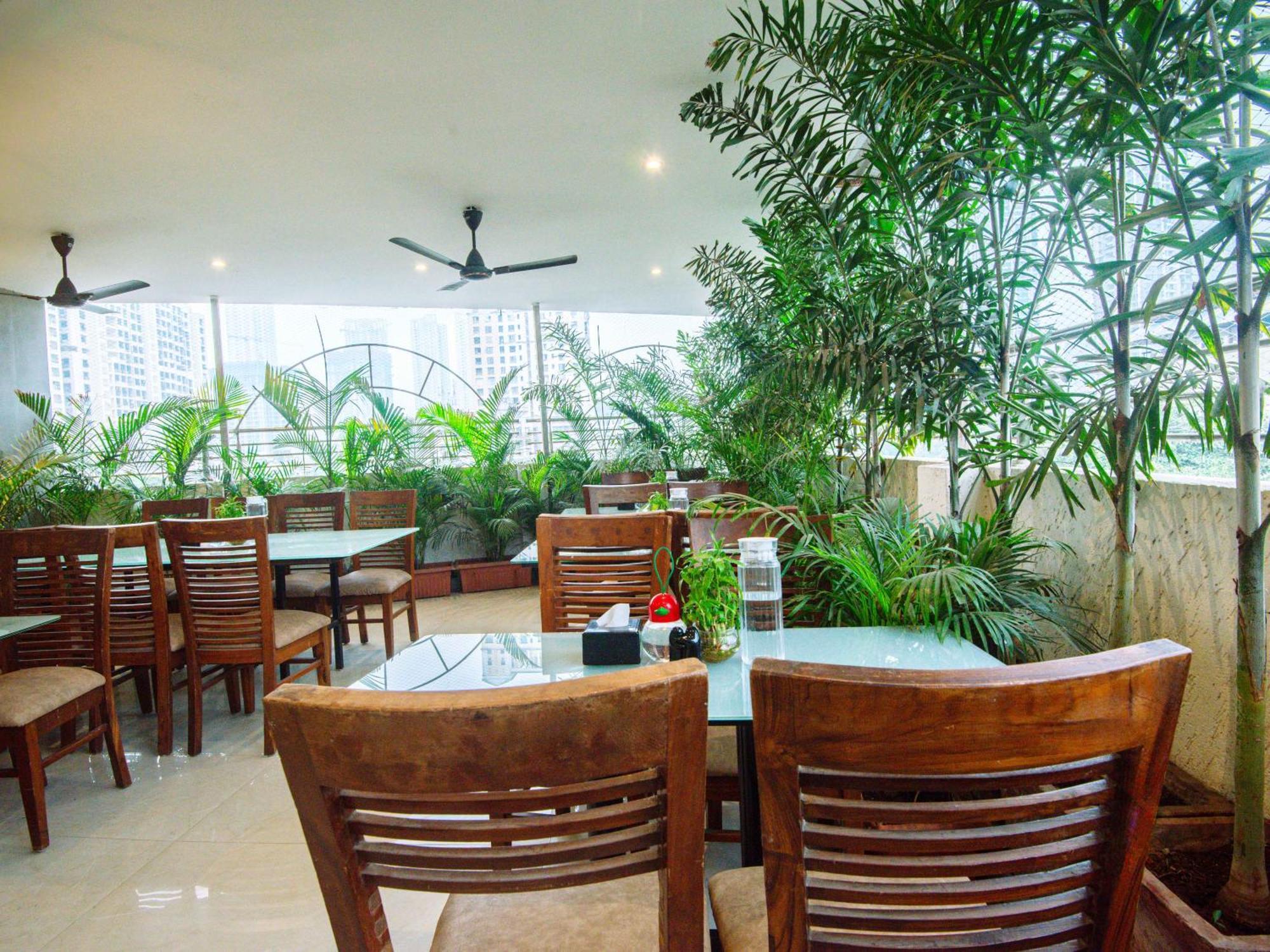 Hotel Skylink Hospitality Mahalaxmi Mumbai Bagian luar foto